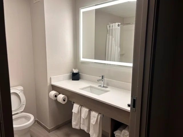 جناح بسريرين كوين، Holiday Inn Express Hotel & Suites Murphy 5/5