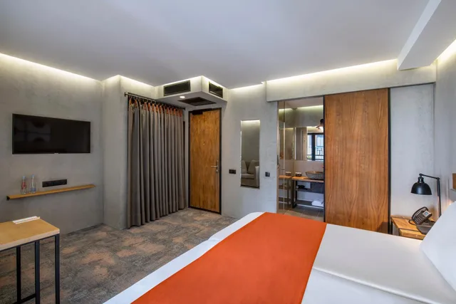 غرفة ديلوكس بسرير مزدوج أو سريرين منفصلين بإطلالة على الحديقة، Iota Hotel Tbilisi 2/2