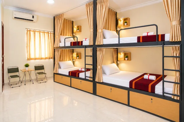 Mixed Dorm, 4 Beds, Hanoi City Backpackers Hostel 1/3
