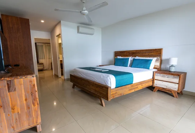 Beach, Cabin, Queen Bed, Fitzroy Island Resort 5/7
