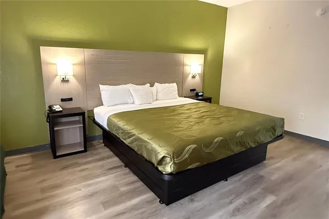 غرفة بسرير كينج، Quality Inn & Suites Thomasville-High Point 1/3
