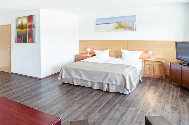 غرفة قياسية بسرير مزدوج، Hotel Ploner See By Tulip Inn 1/4
