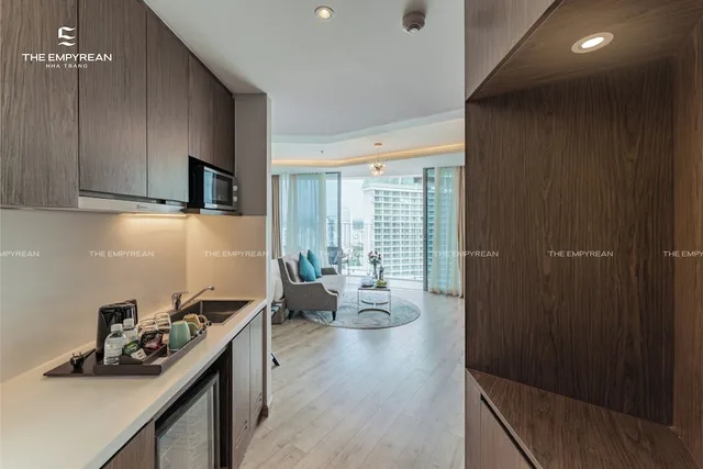 غرفة تنفيذية بسرير كينج بإطلالة على البحر، The Empyrean Nha Trang 6/6