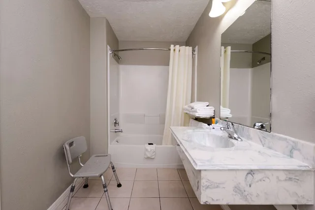 Suite, King Bed, Americas Best Value Inn & Suites Waller Prairie View 4/5