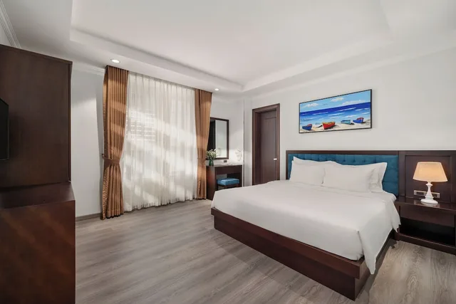 غرفة متصلة تنفيذية بإطلالة على البحر بشرفة، BlueSun Danang Beach Hotel 1/10