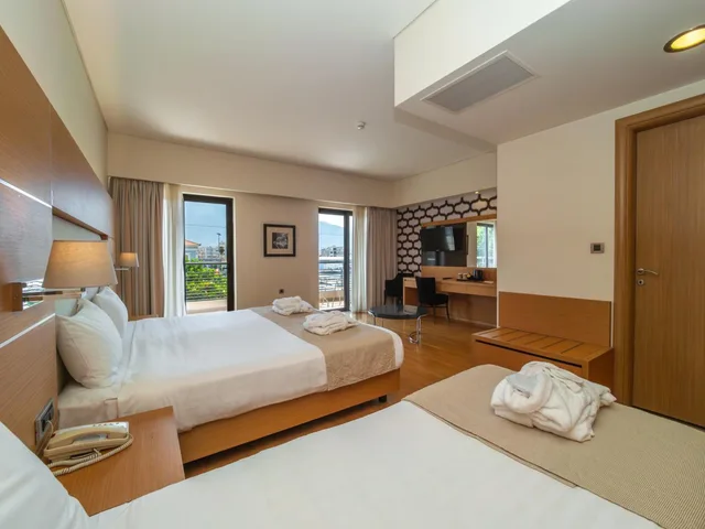 غرفة سوبيريور ثلاثية، ELEKTRA HOTEL & SPA 2/8
