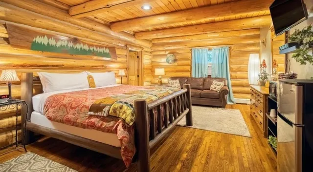 غرفة بسرير كينج مع أريكة، Dodge Peak Lodge By Magnuson Worldwide 1/5