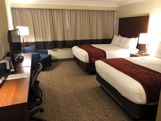 غرفة قياسية بسريرين كوين، Comfort Inn and Suites At Copeland Tower 3/5