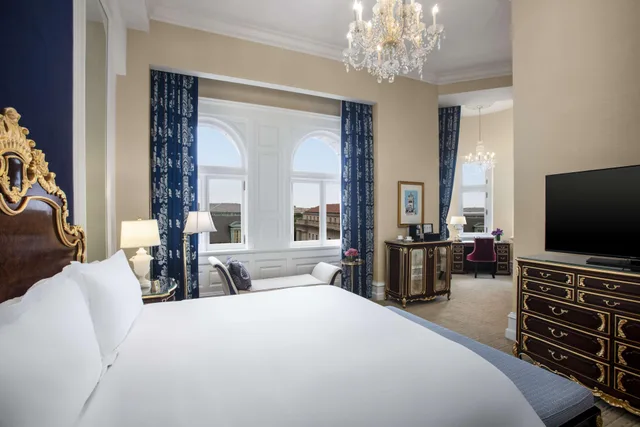 غرفة بسرير كينج، Waldorf Astoria Washington DC 1/3