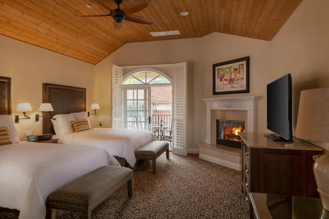 جناح بسرير كوين بجاكوزي، THE WESTLAKE VILLAGE INN 3/5