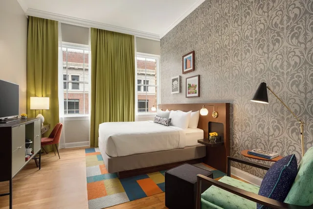 غرفة قياسية بسرير فردي، Hotel Indigo Winston Salem Downtown 2/4