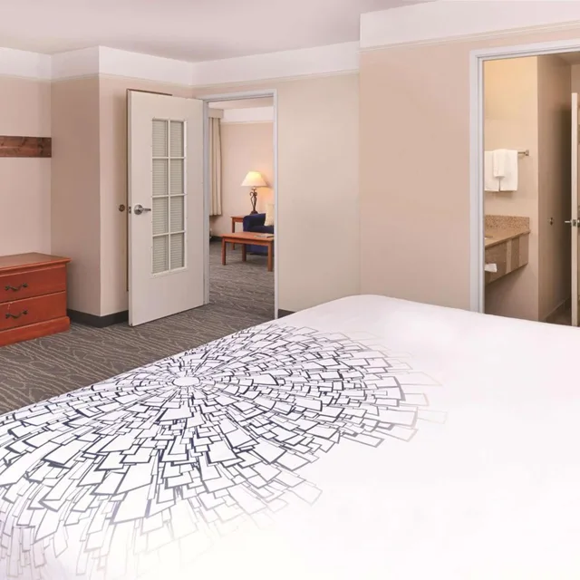 جناح ديلوكس بسرير كينج بإطلالة على الجبل لذوي الإعاقة، La Quinta Inn & Suites by Wyndham Ruidoso Downs 6/10
