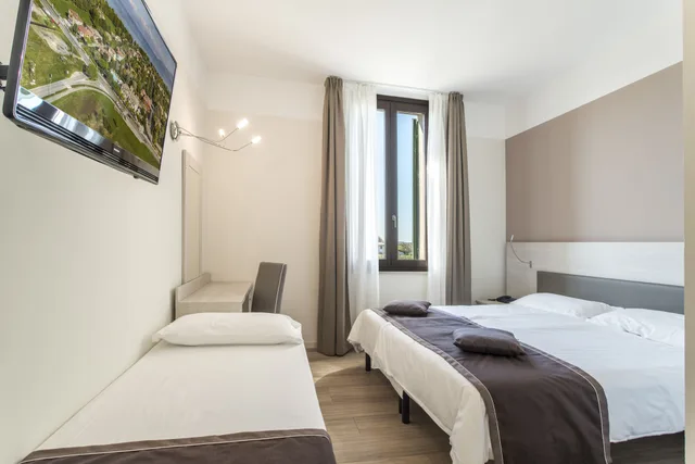 غرفة قياسية ثلاثية، Dogana Hotel 1/3