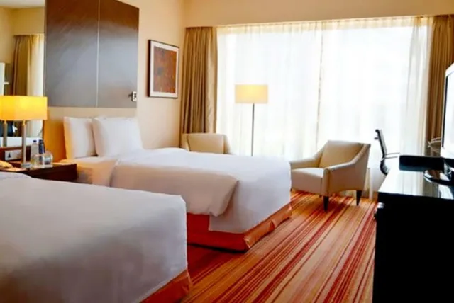 Room, Twin Beds, City View, Courtyard By Marriott Mumbai International Airport 2/4