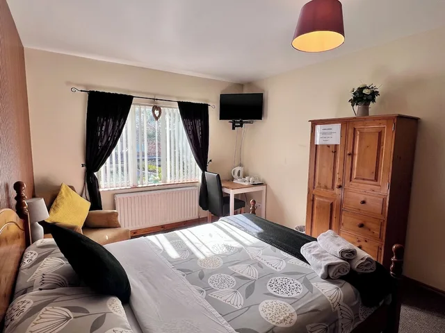 غرفة ديلوكس بسرير مزدوج وسرير فردي، Ashfield Bed And Breakfast 1/3