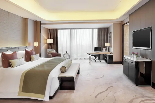 Guest Room, King Bed, Urban View، The St Regis Shenzhen 5/8