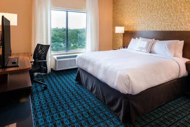 Room, King Bed, Fairfield Inn Suites By Marriott Orlando East Ucf Area 1/6