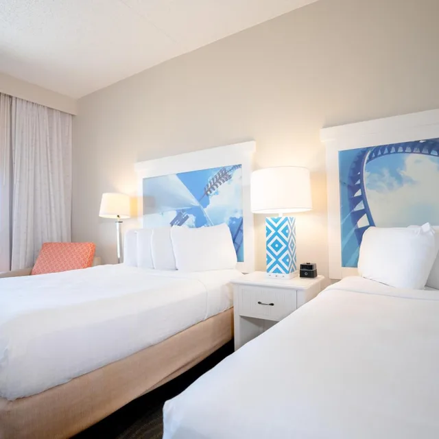 غرفة سوبيريور بسرير كوين، Cedar Point Apos S Hotel Breakers 2/10