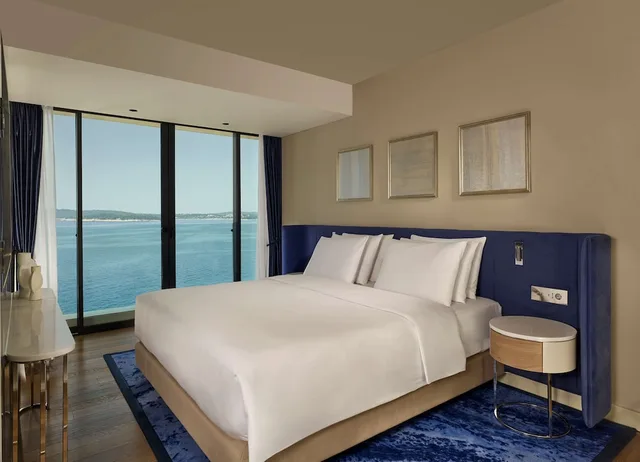 جناح غراند بسرير كينج بإطلالة على البحر، Grand Hotel Brioni Pula, A Radisson Collection Hotel 1/1