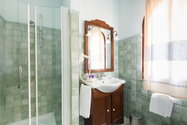Room, Triple, 1 Double and 1 Single Bed, Villamadau 5/6