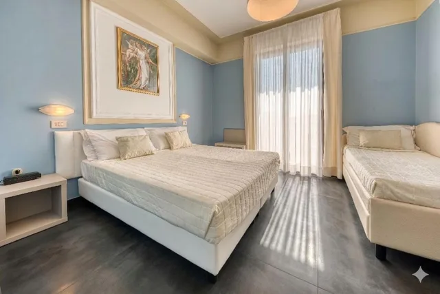 Deluxe, Hotel Augustus 4/10