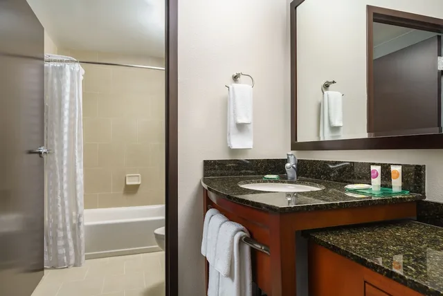 غرفة بسريرين كوين في طابق مرتفع، Hyatt Place Fort Lauderdale Airport - South & Cruise Port 1/1