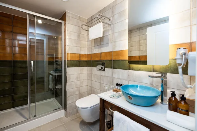 دوبلكس، Limehouse Library Hotel 7/7