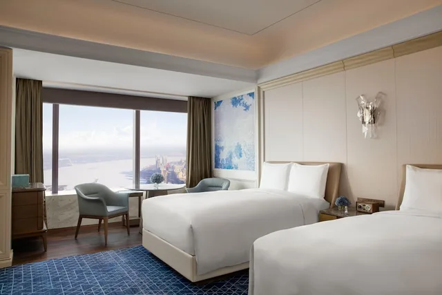غرفة بريميير بسريرين منفصلين بإطلالة على النهر، The Ritz-Carlton, Harbin 3/5