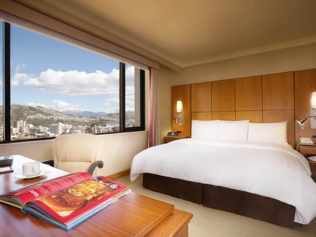 Swiss Advantage, King Bed، Swissotel Quito 2/5