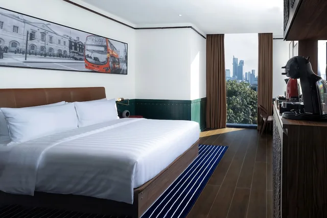 Room, Queen Bed, Skyline View، Ashley Tugu Tani Menteng 1/2