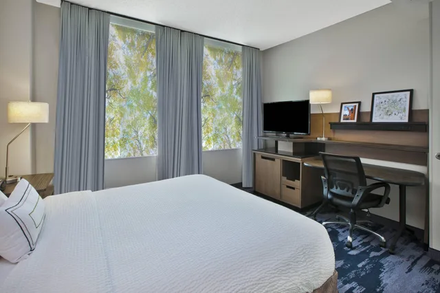 1 Bedroom, Suite, 2 Queen Beds, Sofa, Fairfield Inn Suites Milwaukee Downtown 1/3