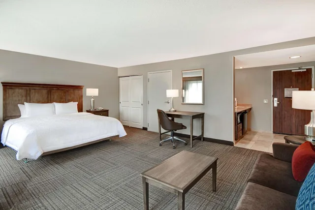 استوديو بسرير كينج مع أريكة لذوي الإعاقة، Hampton Inn & Suites Alexandria Old Town Area South 1/7