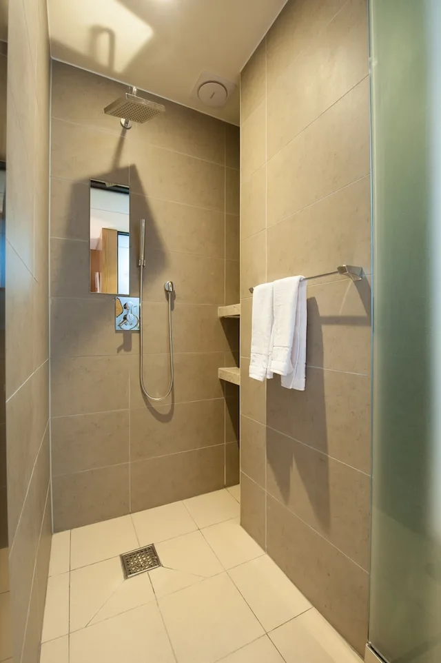 Deluxe, Queen Bed, Hotel Rian 5/5