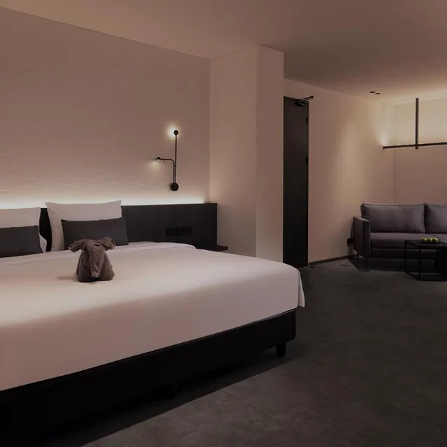 Suite, Balcony, REZ Hotel 1/10