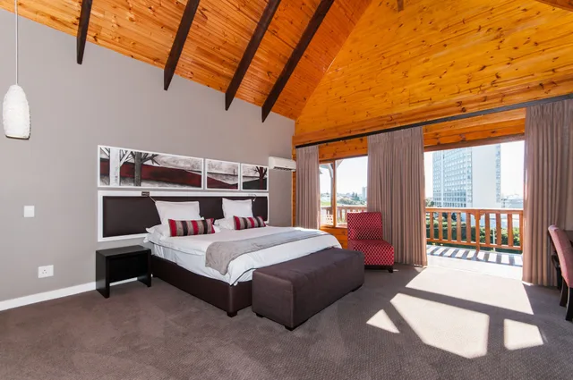 4 Rooms, Luxury, King Bed، The Kelway 1/5