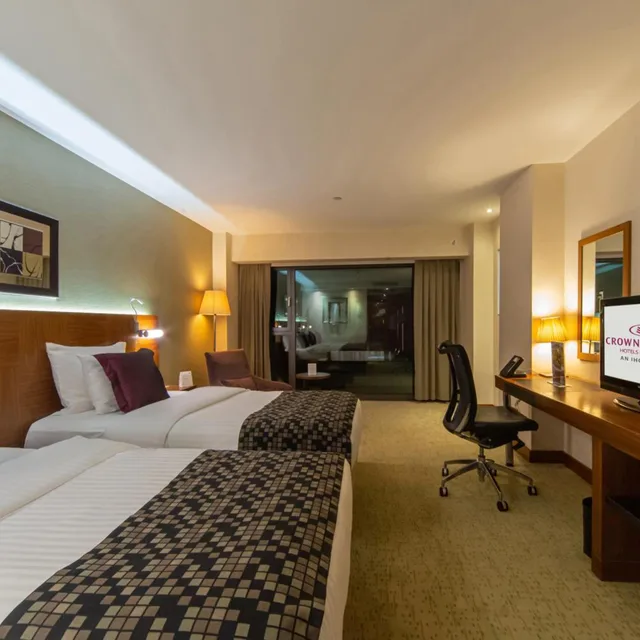 غرفة بريميوم بسرير فردي، Crowne Plaza Istanbul Harbiye Hotel 4/10