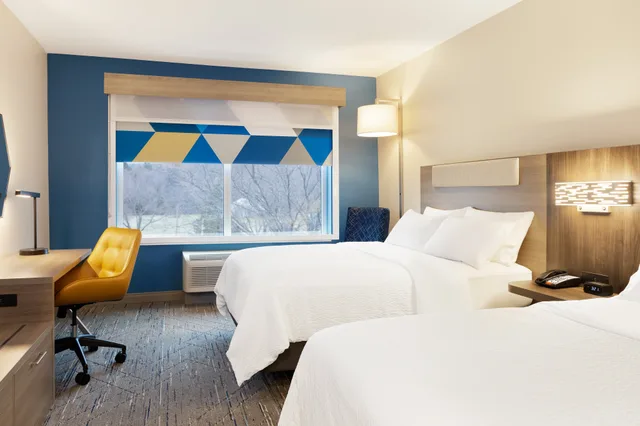 Standard, 2 Queen Beds, Accessible, Holiday Inn Express & Suites Clarksville North by IHG 1/5