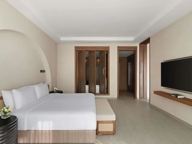 2 Bedrooms, Senior, Suite, King and Twin Beds، Rixos the Palm Hotel Suites Ultra All Inclusive 1/10