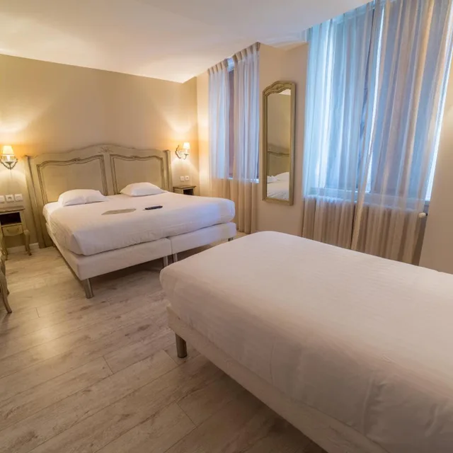 غرفة ثلاثية، Hotel the Originals Les Poemes de Chartres 6/10