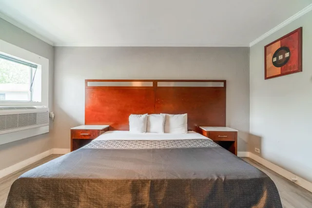 غرفة قياسية بسرير مزدوج، Alamo Oasis Inn and Suites By OYO San Antonio 2/5