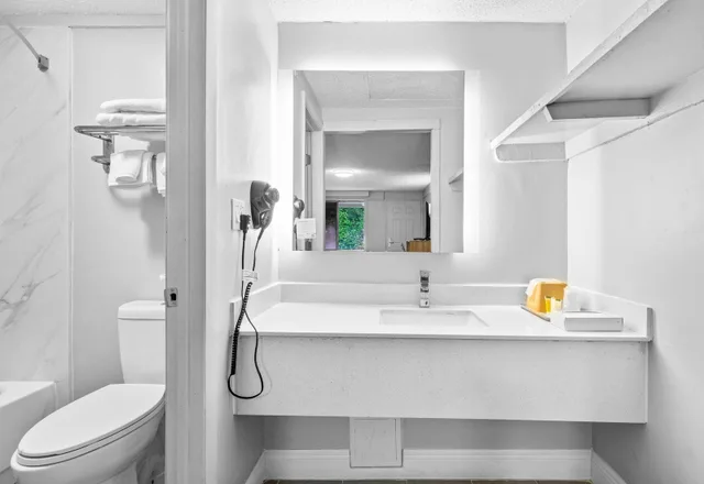 غرفة بسرير مزدوج، Super 8 By Wyndham Lantana West Palm Beach 5/5