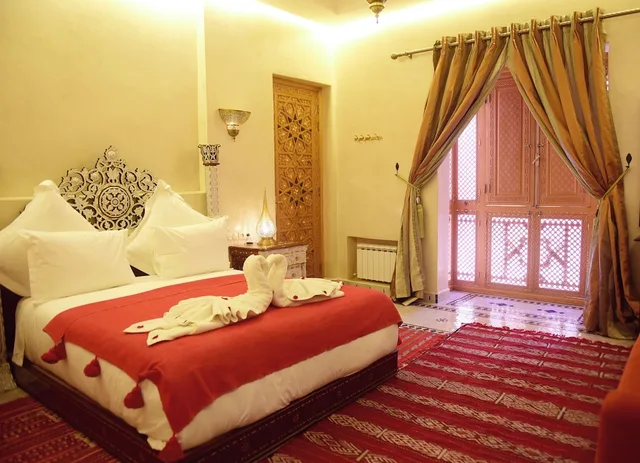 غرفة جونيور بسرير كينج وسرير فردي، Riad Diamond of Marrakech 6/10