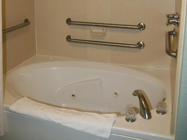 جناح بسرير كينج مع أريكة لذوي الإعاقة، Hampton Inn Shreveport Airport La 1/2