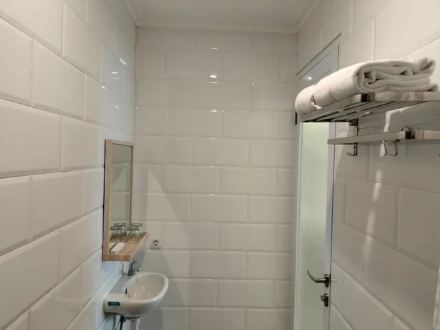 غرفة ديلوكس بسرير كينج، Key Inn Hotel Bogor 5/6