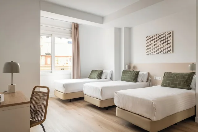 Room, Triple, 3 Beds, Hotel Margarit 8/10