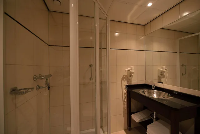 Room, 2 Beds, BEST WESTERN DAM SQUARE INN 6/8