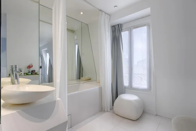 جناح جونيور، Hotel Maison Lenoir 7/9
