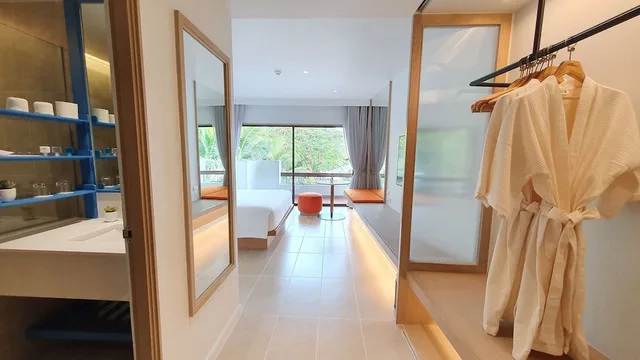 غرفة سوبيريور بسرير كينج بإطلالة على الحديقة، Novotel Rayong Rim Pae Resort 9/9