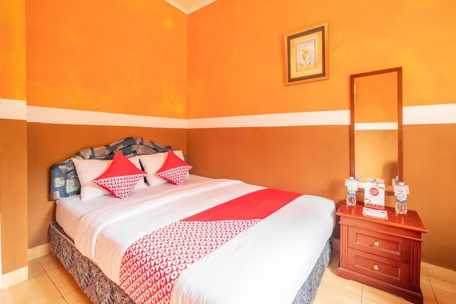 Deluxe, Suite, Double Bed, Oyo 644 Grand Yustik Selabintana 4/6