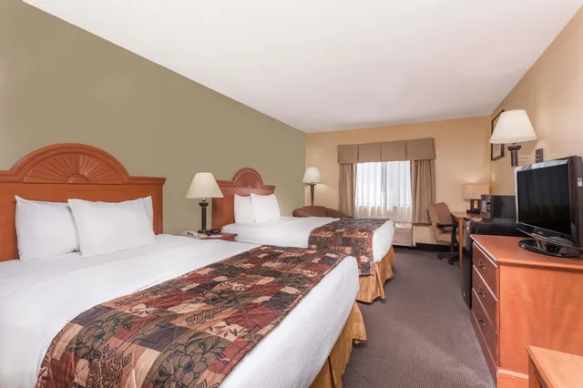 Room, 2 Queen Beds, Baymont By Wyndham Lagrange 1/3